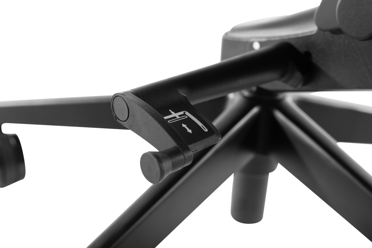 Hiram Controller Chair